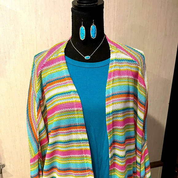 Tank and colorful shawl - Picture 1 of 3